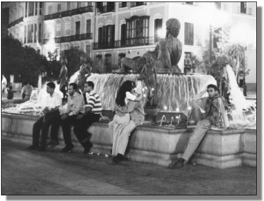 Abends am Brunnen / In the Evening at the Fountain