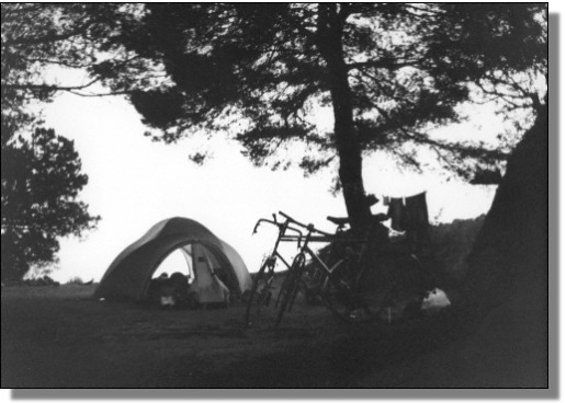 Zelt und Fahrräder / Tent and Bicycles